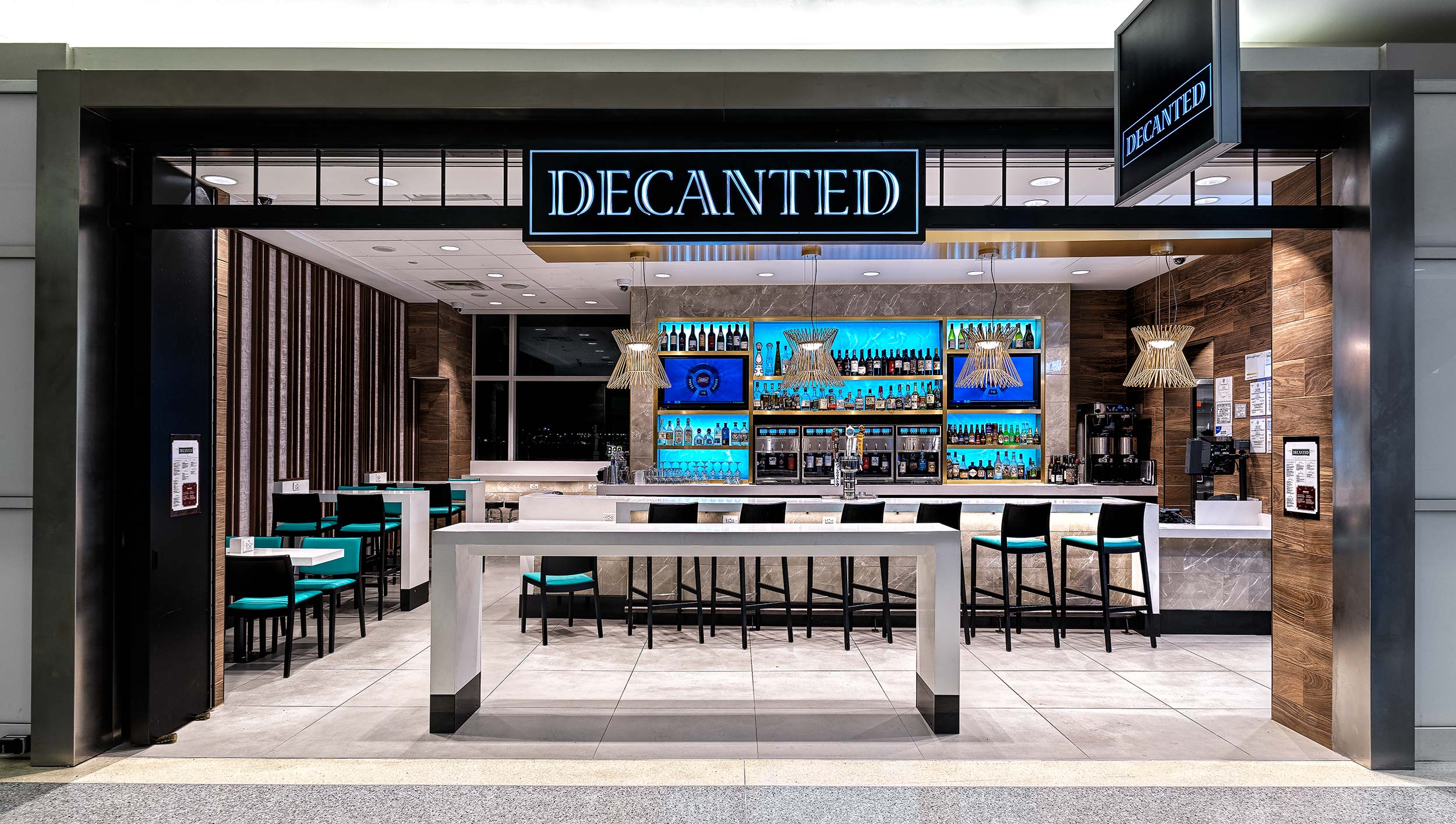 Decanted DFW - Hudson Group